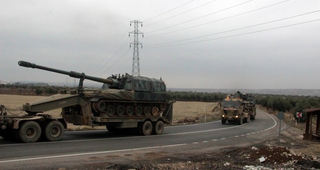 Howitzers being transported to Kilis province near the Syrian border.