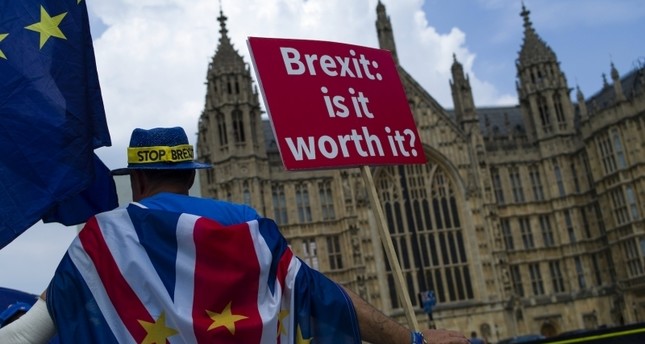 بريطانيون يستعدون للتظاهر في لندن للمطالبة بتنظيم استفتاء جديد حول بريكست