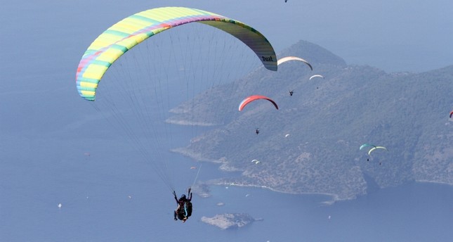جبل باباداغ.. استمتع بالقفز بالمظلة من ارتفاع 1900 متر
