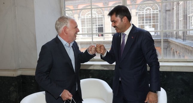وزير البيئة التركي يلتقي نائب نظيره الألماني في نابولي