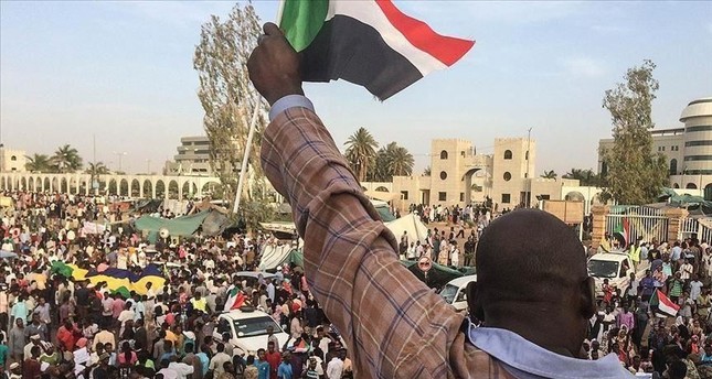الحزب الشيوعي السوداني يرفض لقاء المجلس العسكري الانتقالي منفردا
