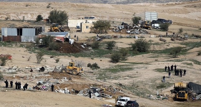 الآليات الإسرائيلية تهدم قرية العراقيب الفلسطينية للمرة الـ132