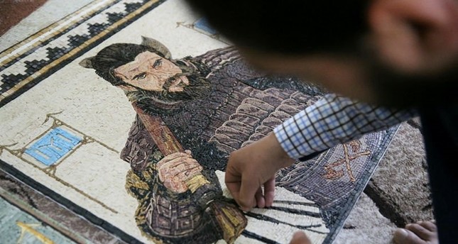 فنان سوري يصنع من الفسيفساء لوحات لمسلسل أرطغرل وللسلاطين العثمانيين