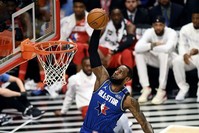 LeBron James dunks the ball in the third quarter against Team Giannis during the 69th NBA All-Star Game in Chicago, Feb. 16, 2020. (AFP Photo)