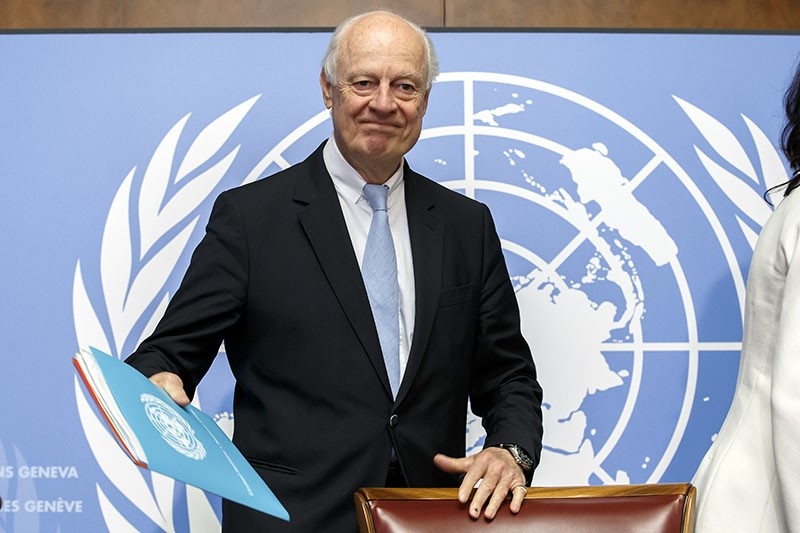 UN Special Envoy for Syria Staffan de Mistura arrives for a news conference one day before the resumption of the negotiations between the Syrian regime and the opposition, at the European HQ of the UN in Geneva, Switzerland, May 15, 2017. (AP Photo)