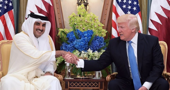 ترامب يشكر أمير قطر على تسهيل إطلاق رهينتين في أفغانستان