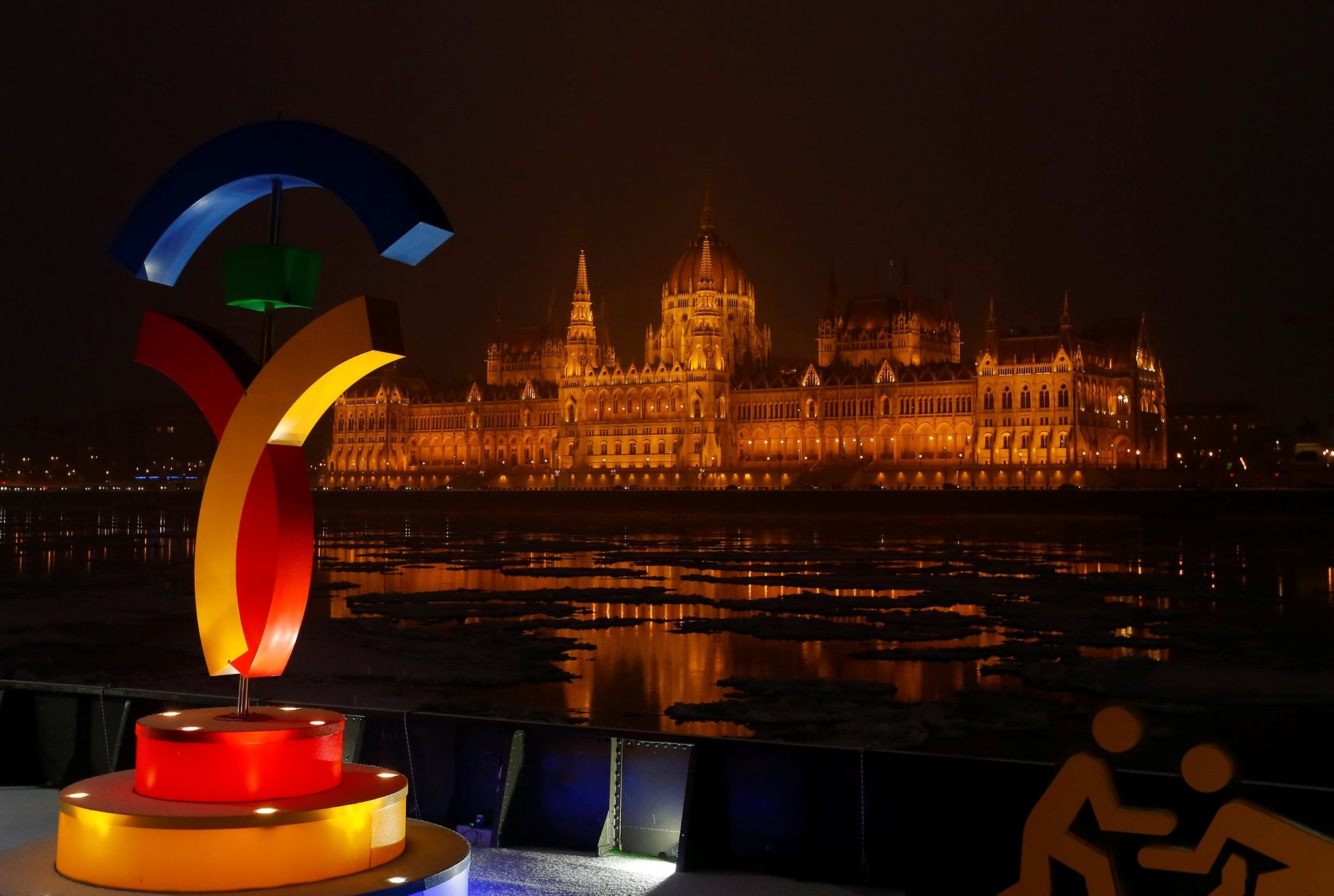 The Hungarian Parliament is seen with the Olympic logo at a promotional spot as the Hungarian capital bids for the 2024 Olympic Games. (REUTERS Photo)