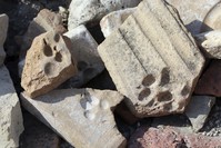 Cat and dog paw traces on brick and roof tiles that are nearly eight centuries old have been found at the Kadu0131kalesi archaeological site.