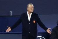 Galatasaray's head coach Fatih Terim reacts during the UEFA Champions League group stage soccer match between FC Schalke 04 and Galatasaray Istanbul in Gelsenkirchen, November 6, 2018. (EPA Photo)