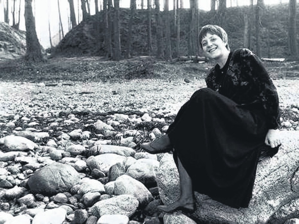 Angela Merkel announced that she will resign from the post of party chairwoman by December and at the same time declared that she will not seek re-election as Chancellor during the next general elections, currently set for September 2021.