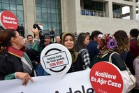 A group of activists and lawyers from KADEM Assocation stage a protest outside the courthouse, Ku0131ru0131kkale, Oct. 21, 2019. (AA Photo) 