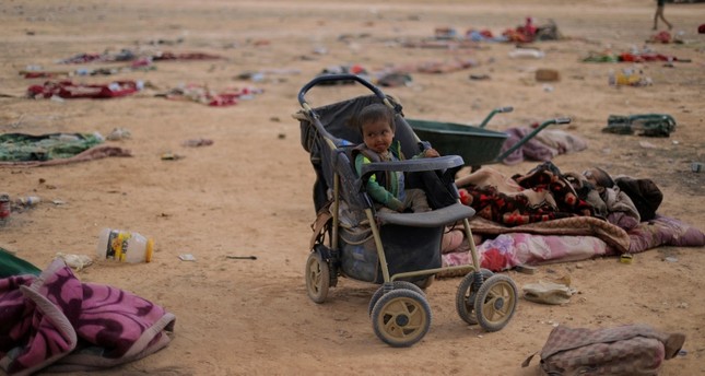 أطفال عائلات داعش في الصحراء السورية من الأرشيف