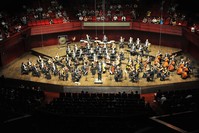 The Presidential Symphony Orchestra will perform the opening concert of u0130u015f Sanat accompanied by Emir Kemancu0131 and Gamze Erengu00f6nu00fcl.