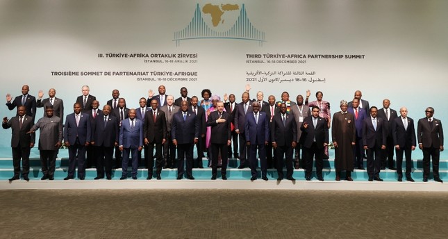 صورة جماعية قبيل قمة الشراكة التركية الأفريقية الثالثة في إسطنبول- وكالةالأناضول للأنباء