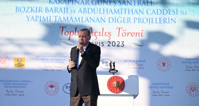الرئيس التركي أردوغان  يلقي كلمة خلال مراسم افتتاح مجموعة من المشاريع بولاية قونية وسط تركيا الأناضول
