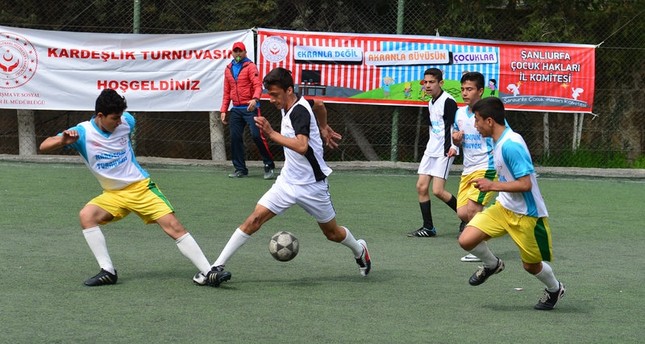 بطولة الأخوّة لكرة القدم تجمع بين الطلاب السوريين والأتراك