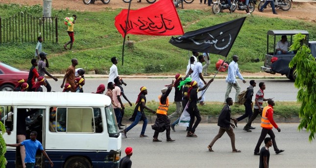 إحدى المسيرات التي نظمتها الحركة الإسلامية في نيجيريا الشيعية المتطرفة للمطالبة بالإفراج عن زعيمها ابراهيم زكزكي الفرنسية