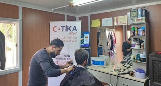 الأناضول تيكا التركية تفتتح صالونات حلاقة بالمناطق النائية في الأردن