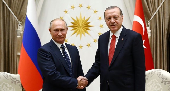 أردوغان وبوتين يتبادلان هاتفيا وجهات النظر حول الضربة العسكرية ضد النظام السوري