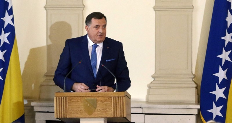 Newly elected member of Bosnia and Herzegovina's tripartite presidency, Bosnian Serb member Milorad Dodik, delivers a speech during the presidential inauguration ceremony at the Bosnian presidency in Sarajevo on November 20, 2018. (AFP Photo)
