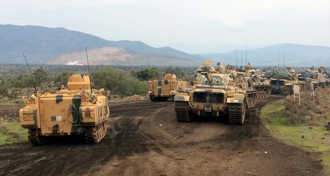 الجيش التركي يدفع بتعزيزات جديدة إلى الحدود السورية