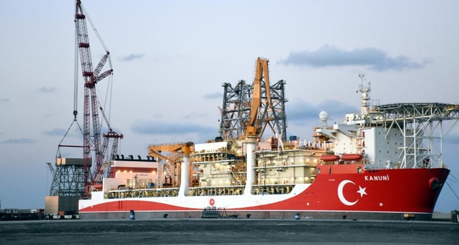تركيا.. سفينة القانوني تسعد للتنقيب في البحر الأسود
