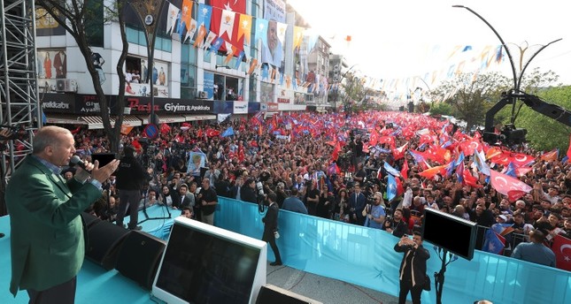 أردوغان يلقي خطاباً أمام حشد جماهيري في منطقة سنجان بالعاصمة أنقرة 11-5-2023 صورة: الأناضول