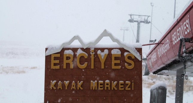 تركيا.. مركز أرجيس يتهيأ لاستقبال عشاق التزلج من أوكرانيا وبولندا