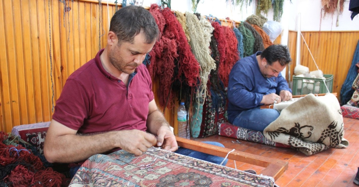 Sultanhanu0131's carpet repairers are the last of their generation and the town faces a lack of new repairers.