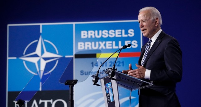 الرئيس الأمريكي بايدن متحدثاً في قمة الناتو الفرنسية