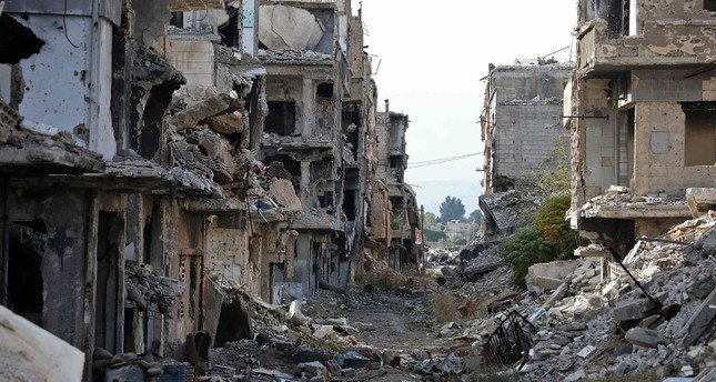 جانب من الدمار في أحد أحياء دمشق بسبب قصف قوات النظام الفرنسية
