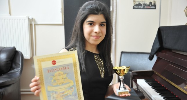 فتاة تركية تحتل المركز الثاني في مسابقة بيانو دولية في ألمانيا
