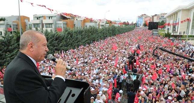 أردوغان يلقي خطابه في بلدية سنجق تبه إسطنبول الأناضول