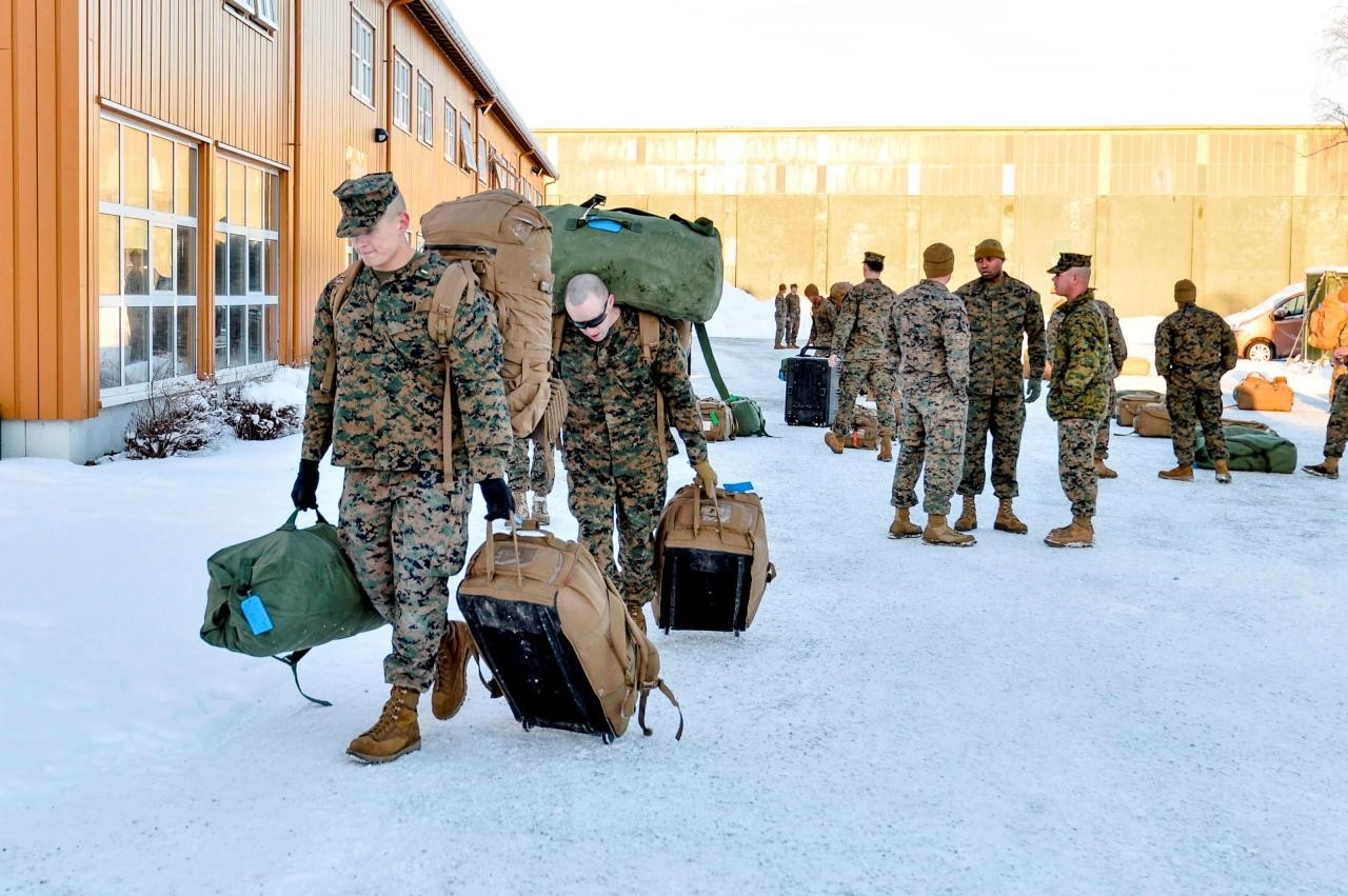 U.S. Marines, who are to attend a six-month training to learn about winter warfare, arrive in Stjordal, Norway January 16, 2017. (Reuters Photo)