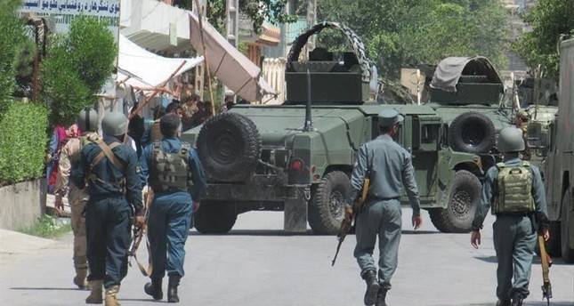 هجوم بسيارة مفخخة يخلف 12 قتيلا وعشرات المصابين في أفغانستان