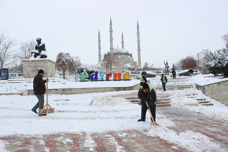 Turkey’s northwest Edirne province blanketed in snow (AA photo)