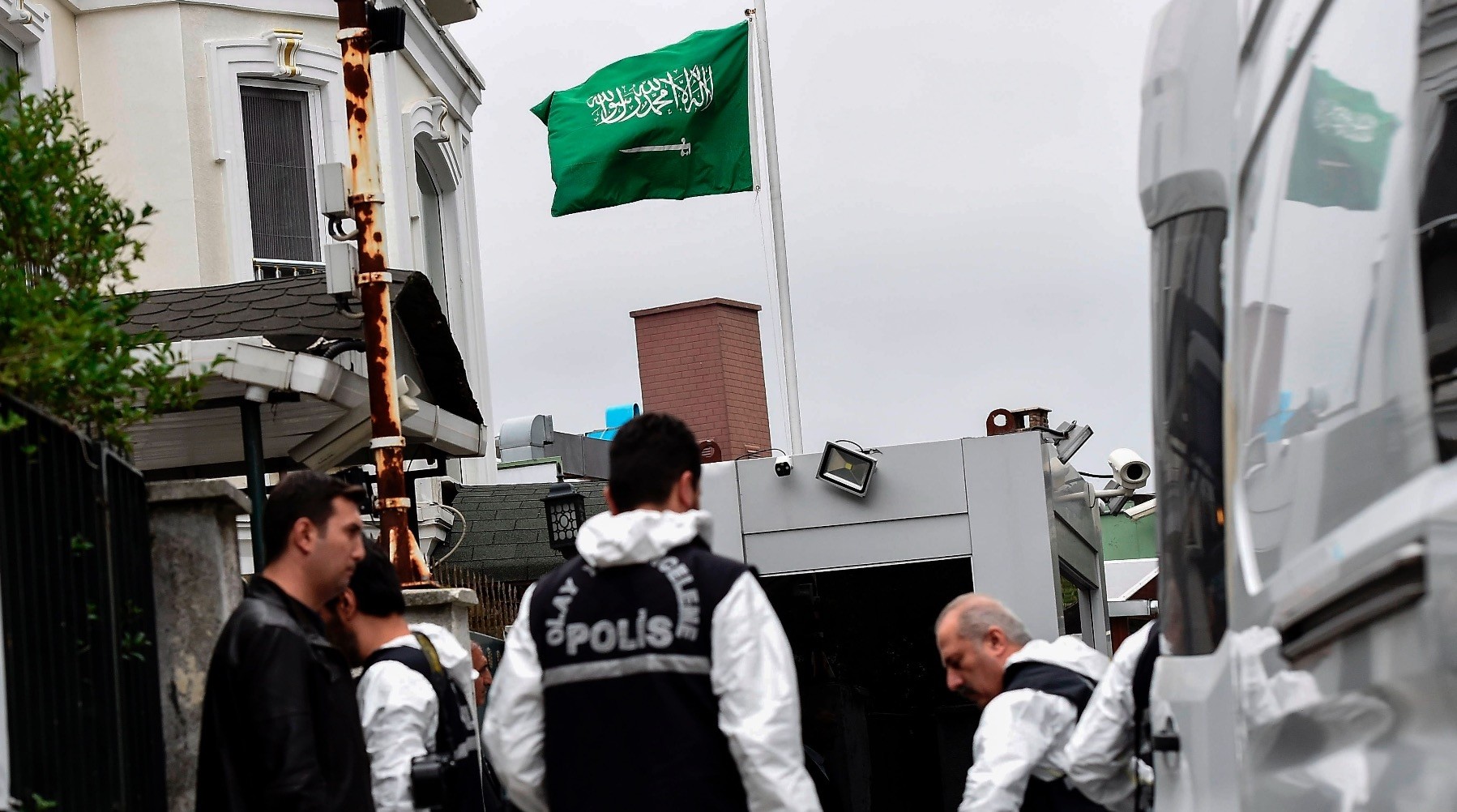 Turkish forensic and investigation officers arrive at the residence of Saudi Arabiau2019s Consul General Mohammad al-Otaibi, Oct. 17.