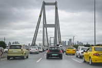 Traffic pollution in cities can stall kids' brain development and stop them from reaching their full potential. (iStock)