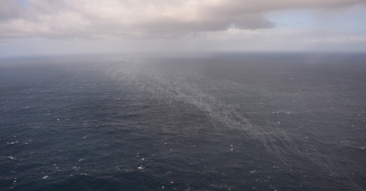 This handout picture taken and released by the French Navy on March 14, 2019, shows an oil sheet in the ocean after the Italian cargo ship Grande America burned and sank in the Gascogne Gulf, off the western French coast. (AFP Photo)
