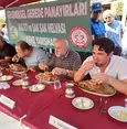 مسابقة لتناول لحم الإوز في ولاية بولو شمالي تركيا