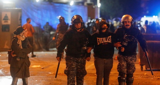 وأصيب في يومين أكثر من 520 شخصًا بين متظاهرين ورجال أمن رويترز