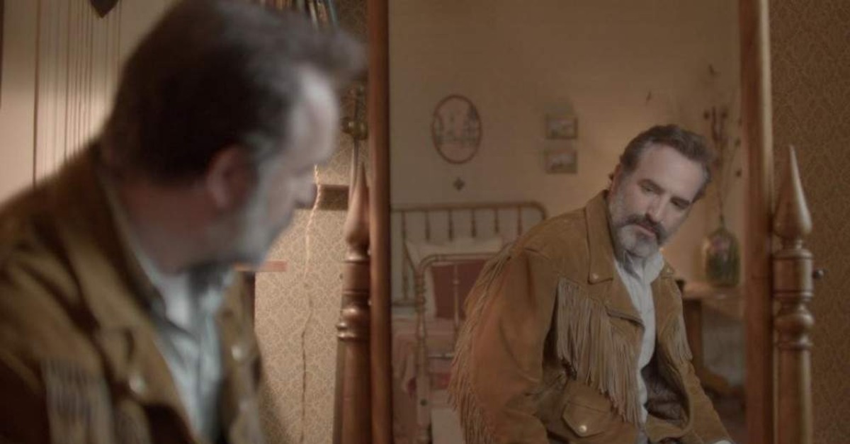 Jean Dujardin in the role of Georges. 