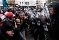 Protesters clashing with riot police outside the Social Development Ministry building in Buenos Aires on September 11, 2019. (AFP Photo)