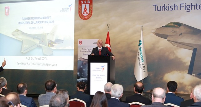 المدير العام لشركة الصناعات الجوية والفضائية التركية توساش تمل كوتيل أثناء اجتماع مع ممثلي الشركات المساهمة في تصنيع المقاتلة المحلية الصنع وكالة الأناضول للأنباء