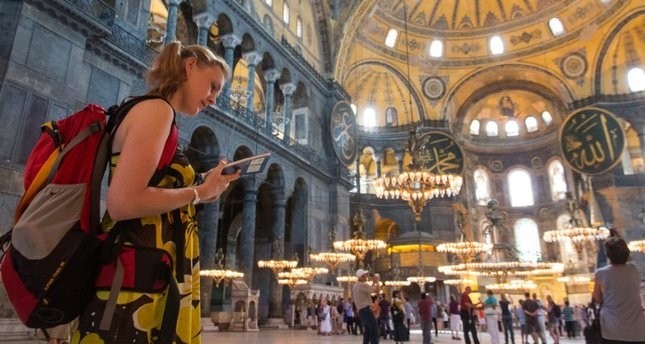 الألمان يتصدرون قائمة السياح الأجانب في تركيا عام 2016
