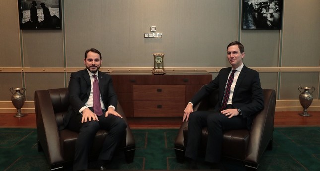وزير الخزانة والمالية التركي يبحث مع كوشنير خطوات تقوية التعاون الاقتصادي