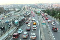 مرشح حزب العدالة والتنمية مراد قوروم يطمح لحل مشاكل المرور في إسطنبول