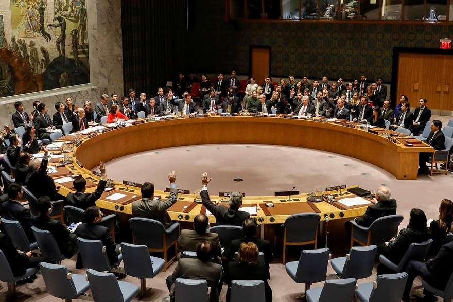 Votes in favor of an Egyptian-drafted resolution regarding recent decisions concerning the status of Jerusalem are being casted by members of the UNSC during a meeting on Palestine, at UN HQ in New York City, U.S., Dec. 18, 2017. (Reuters Photo)