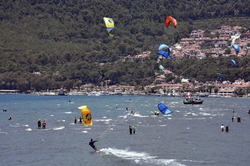 Muğla’s Akyaka draw the attention of local and foreign tourists with its proclivity for windsurfing.