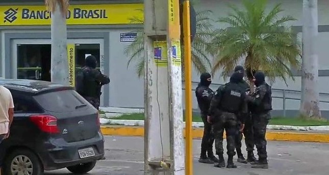 11 قتيلا بينهم 5 رهائن خلال محاولة سطو مسلح على مصرفين في البرازيل